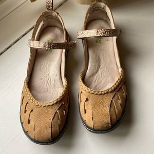 Jambu leather walking sandals, size 8